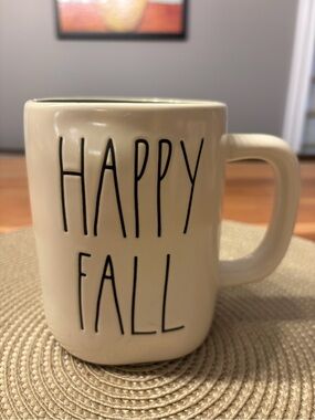 2/$30⚡️- HOME | Rae Dunn “Happy Fall” mug with harvest design on the back